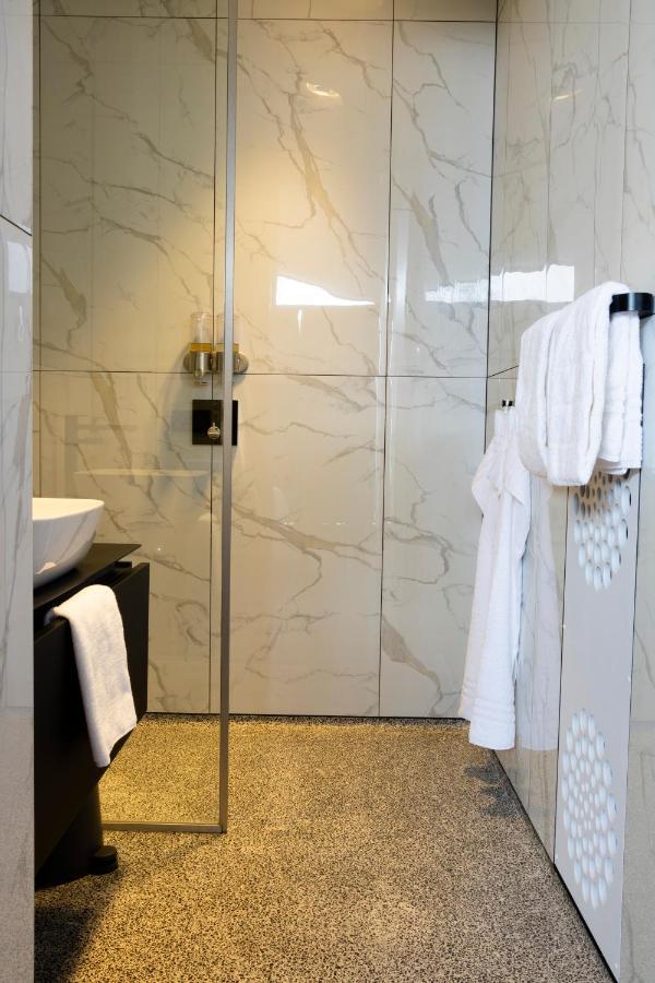 סלאוס De 6 Linden Boutique Hotel מראה חיצוני תמונה